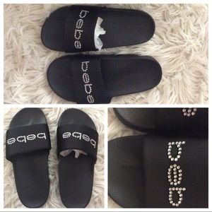NIB Bebe slides w rhinestone detail